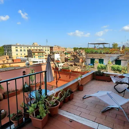 Vicolo Del Cinque Penthouse | Romeloft 아파트 *